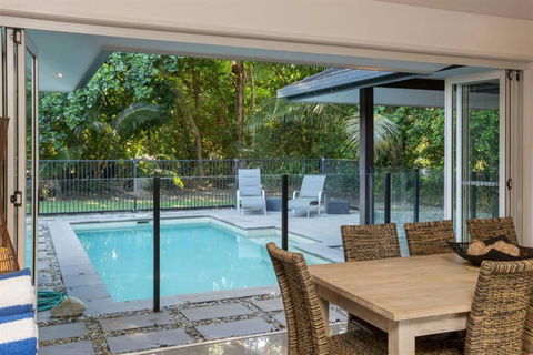 Roya On Mission - Beachfront - Wongaling - Family - Tourism Cairns 3