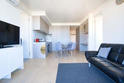 Rundle Retreat - 2BR Apartment With Stunning Views - Tourism Cairns 3