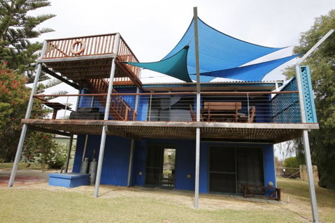 Sail House Overlooking Lancelins Main Park - Tourism Cairns 0