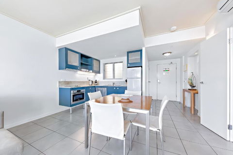 Sails On The Sea - Club Wyndham - Tourism Cairns 3