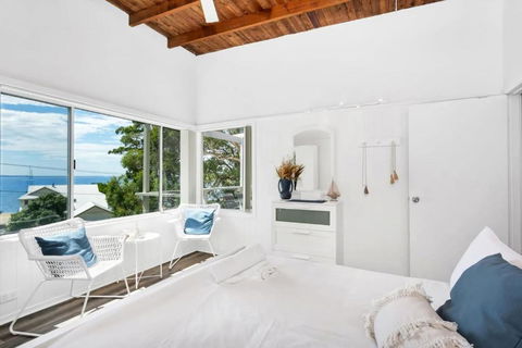 Sally Beach House With Ocean Views - Tourism Cairns 1