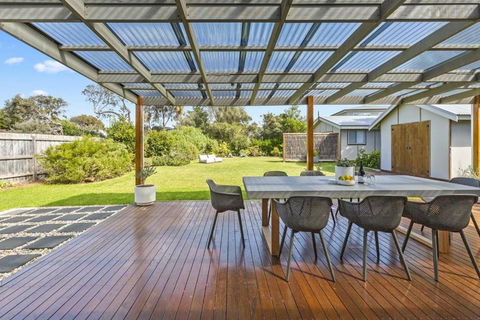 Salt Air Beach Retreat - 280m Walk To Foreshore, Check Out 5pm Sunday! - Tourism Cairns 2