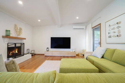 Salt Air Beach Retreat - 280m Walk To Foreshore, Check Out 5pm Sunday! - Tourism Cairns 3
