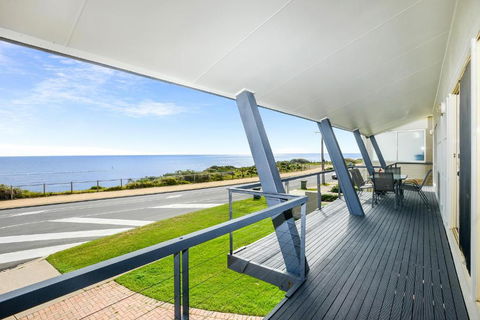 Salt - Aldinga Beach - C21 SouthCoast Holidays - Tourism Cairns 1