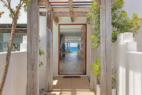 Saltwater Beach House - Tourism Cairns 3