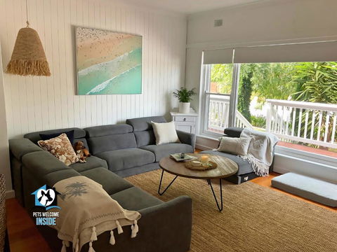 Saltwater Sunsets Seaside Haven With Ocean Views - Tourism Cairns 1