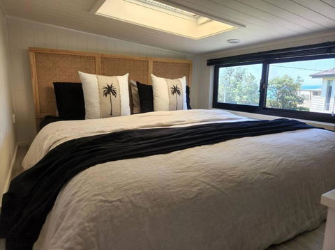 SALTY SOUL KIAMA - Tiny House By The Ocean - Tourism Cairns 1