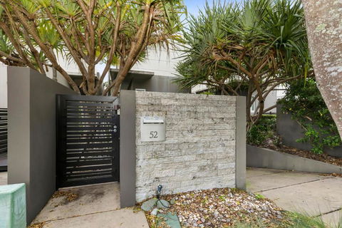 Sanctuary @ Sunshine - Tourism Cairns 1