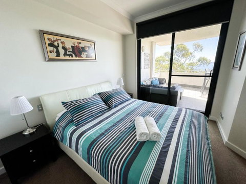 Rockingham Waterfront At Nautilus - Tourism Cairns 2