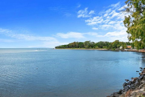 Sandbar On Moreton 5 Bedroom - Tourism Cairns 0