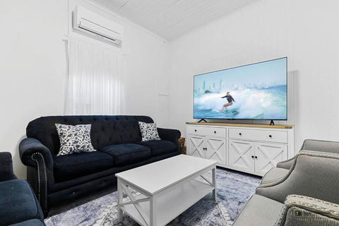 Sandown Beachside Cottage - Tourism Cairns 1