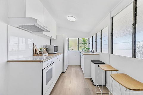 Sandown Beachside Cottage - Tourism Cairns 2