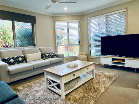 Sandstone Point Holiday Home - Tourism Cairns 0