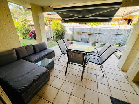 Sandstone Point Holiday Home - Tourism Cairns 2