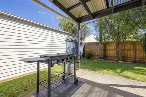 Sandy Beach House Cowes - Tourism Cairns 3