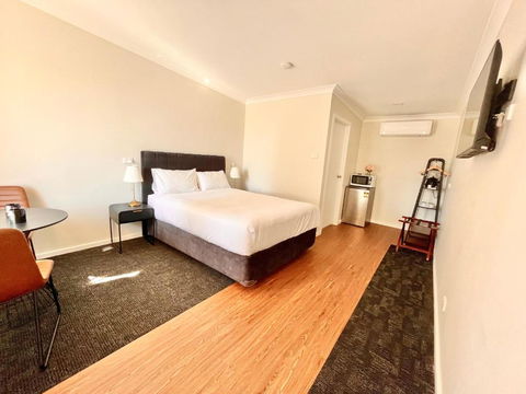 Seven Inn - Tourism Cairns 0