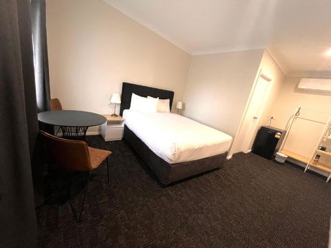 Seven Inn - Tourism Cairns 1