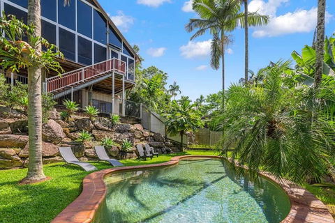 Seednest A-frame Treehouse Forest View&Game Room - Tourism Cairns 0