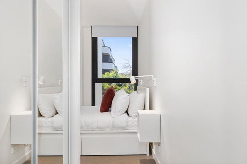 Spacious & Bright Apt Near Major Hospital Precinct - Tourism Cairns 3