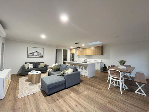 Surrey View - Tourism Cairns 1