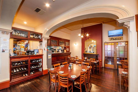 Tanunda Hotel Apartments - Tourism Cairns 1