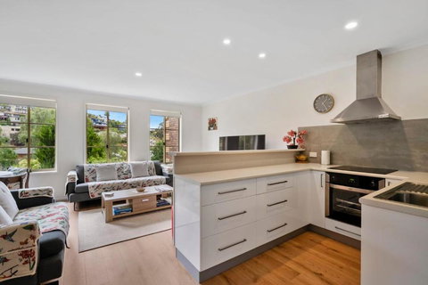 Tapanak Renovated Townhouse Close To City - Tourism Cairns 2