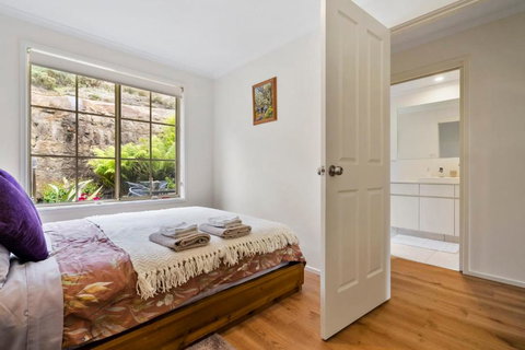 Tapanak Renovated Townhouse Close To City - Tourism Cairns 1