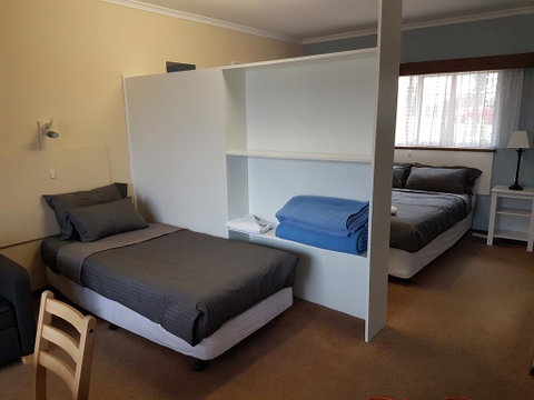 Beachport Motor Inn - Tourism Cairns 3