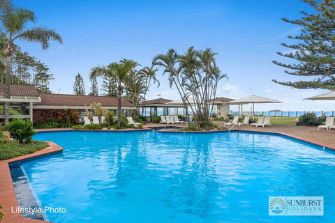Beachside Beauty At Sapphire Beach - Tourism Cairns 0