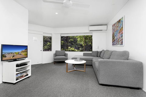 Beachside Beauty At Sapphire Beach - Tourism Cairns 3