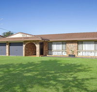 Beachway - beach access at end of street - Tourism Cairns
