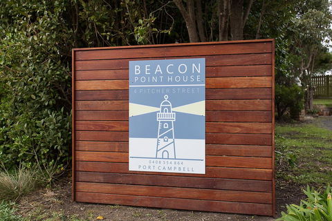 Beacon Point House - Tourism Cairns 1