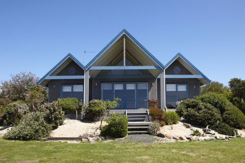 Bear Gully Coastal Cottages - Tourism Cairns 0