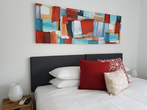 Beau Monde Apartments Newcastle - Worth Place Apartment - Tourism Cairns 1