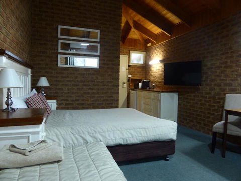 Beechworth Carriage Motor Inn - Tourism Cairns 2