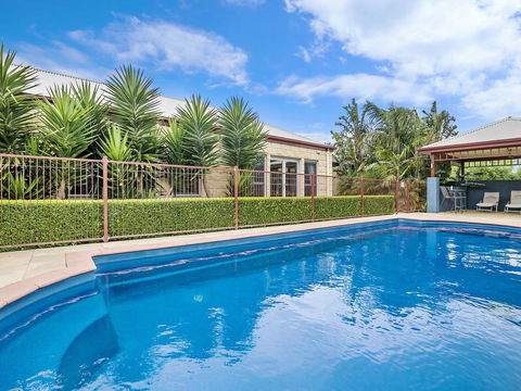 BEL MIREN - DUSTY MILLER - Tourism Cairns 0