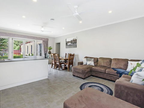 BEL MIREN - DUSTY MILLER - Tourism Cairns 2