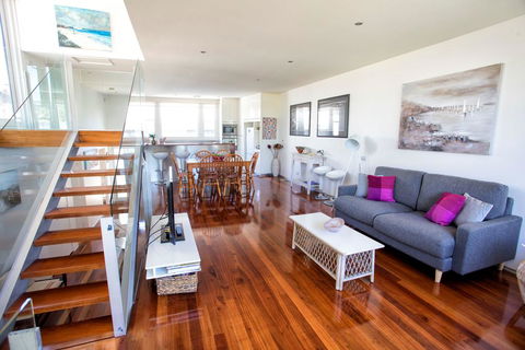 BELLA CASA - Tourism Cairns 0