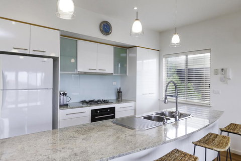 Bella Vista - Tourism Cairns 0