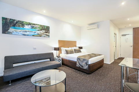 Belmercer Motel - Tourism Cairns 0