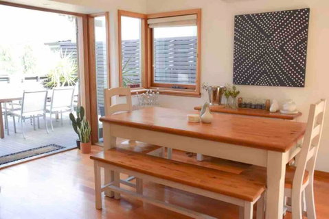 Best Location In Hobart! Luxury 4 Bedroom With Stunning Views - Tourism Cairns 2