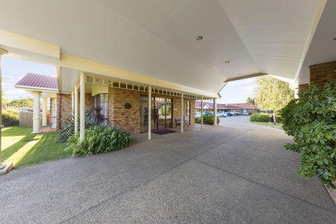 Best Western Ambassador Motor Inn & Apartments - Tourism Cairns 2