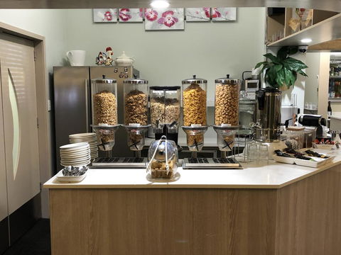 Best Western Balmoral Motor Inn - Tourism Cairns 1