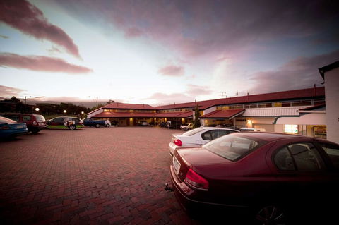 Best Western Balmoral Motor Inn - Tourism Cairns 0