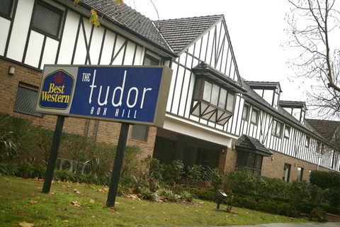 Best Western Plus The Tudor Box Hill - Tourism Cairns 0