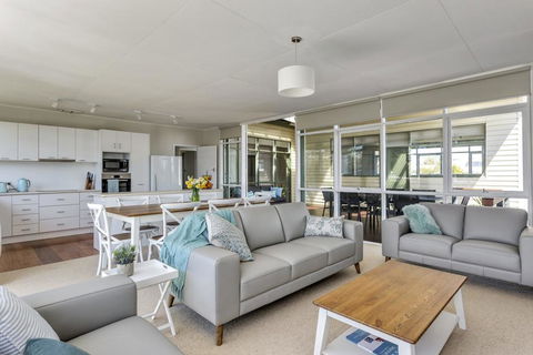 BETHANY BAY - MOUNT MARTHA - Tourism Cairns 0