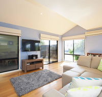 BLUE SKYES - family home with balcony  views. - Tourism Cairns