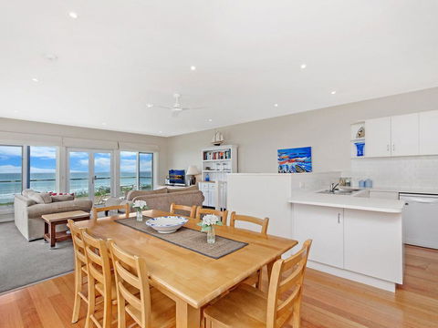 Blue Vista - Tourism Cairns 0