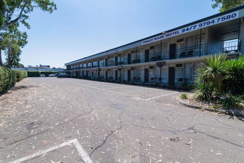 The Prince Mark Motel - Tourism Cairns 0