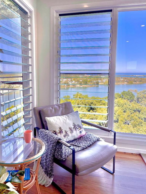 THE PENTHOUSE - Spectacular Views Of The Bay, And The Ocean! Only 150m To Shaws Bay - Tourism Cairns 1